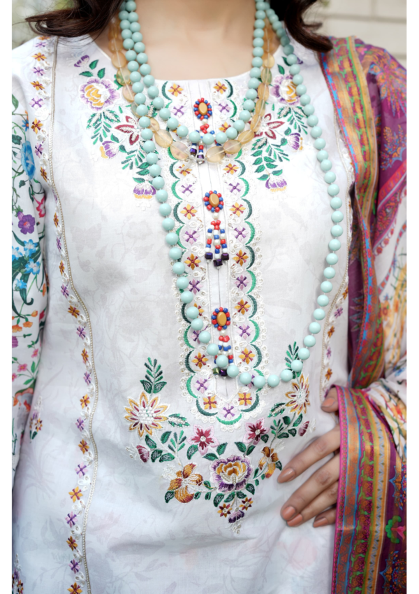 Embroidered - Lawn 3pcs - Image 5