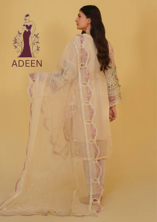 Embroidered - Lawn 3pcs - Image 2