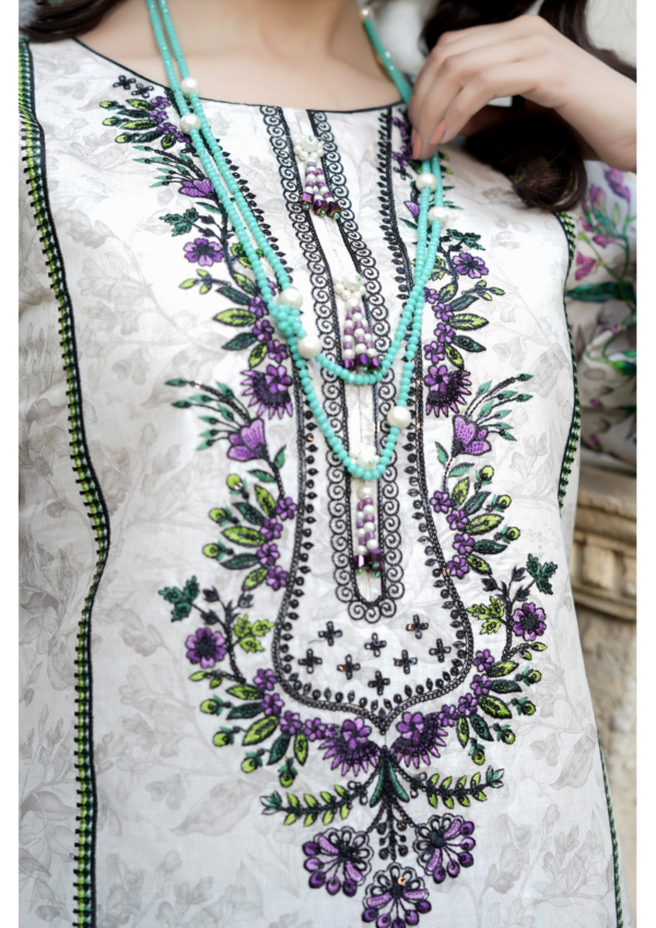 Embroidered - Lawn 3pcs - Image 6
